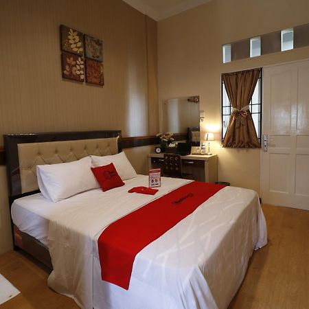 Reddoorz Plus Near Universitas Sumatera Utara Medan Exterior foto