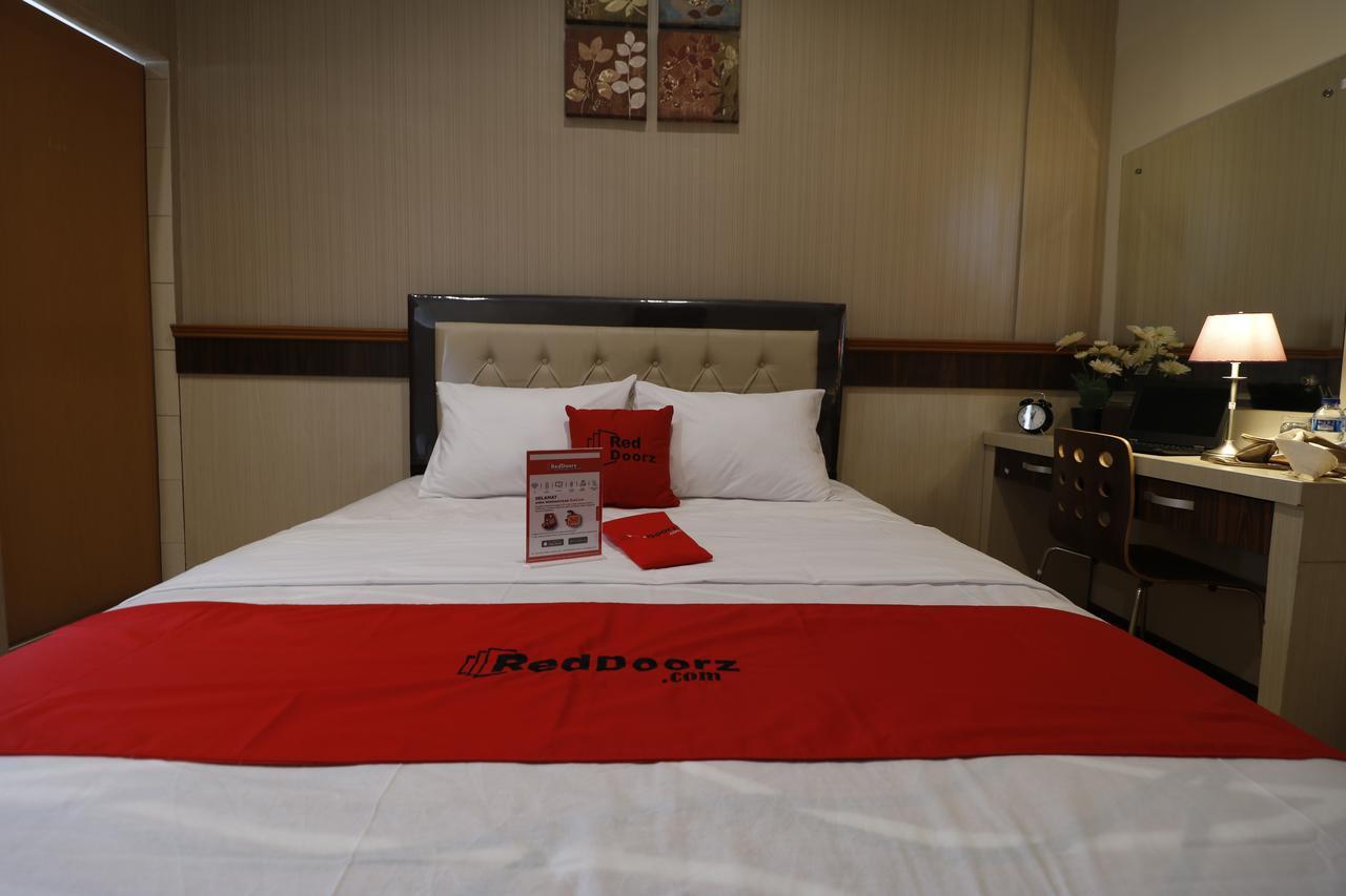 Reddoorz Plus Near Universitas Sumatera Utara Medan Exterior foto